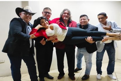 Los locutores y actores de programa de radio Estrella inician su tercera temporada. El espacio se transmite los sábados y domingos en las mañanas