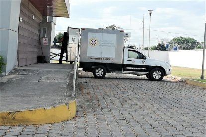 El cuerpo fue trasladado hasta el Centro Forense de Machala.