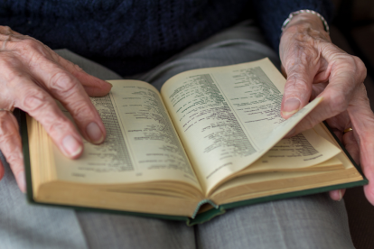 Referencial. La anciana recibió atención médica tras la agresión.