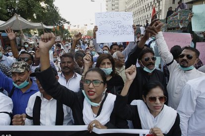 Manifestantes de Paskitán protestan contra una violación,