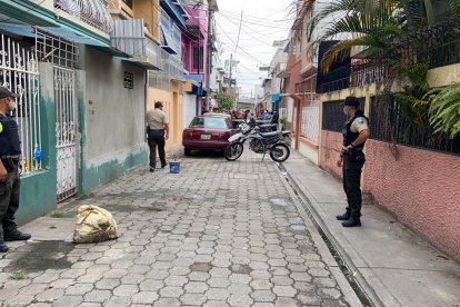 La niña, de un año, recibió un disparo en la cabeza.