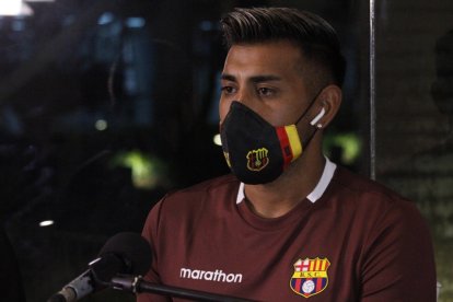 Sergio López hablando con la prensa vía zoom desde Manta.

Sergio López hablando con la prensa vía zoom desde Manta.