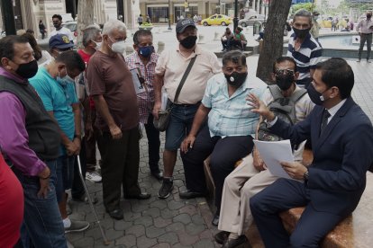 La agrupación presentó la denuncia en la Fiscalía de La Merced, en el centro de Guayaquil.