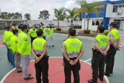 Los jefes policiales de los distritos de la zona 8 mantuvieron una reunión esta mañana.