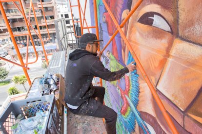 El arte mejora los paisajes urbanos. Esta actividad cuenta con apoyo de autoridades.