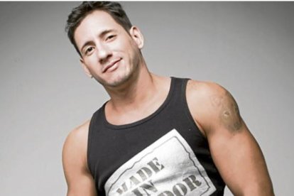 Martín Galarza, Au-D, representó al Ecuador en el festival de  Viña del Mar en 1998