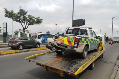 Un vehículo de la Autoridad de Tránsito  Municipal.