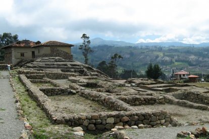 El Complejo Arqueológico de Coyoctor comprende estructuras de rocas talladas, como caminos, graderíos.