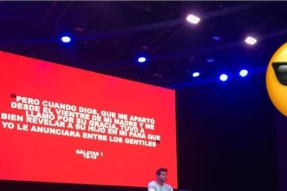 En las charlas de Efraín se utilizaban porciones de la Biblia.