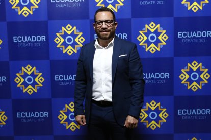El candidato por el movimiento Construye Juan Fernando Velasco