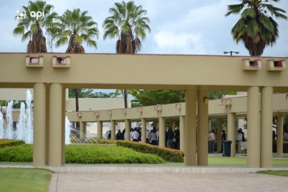 L inhumación de Ruales se dio en medio de aplausos y muestras de dolor de familiares y amigos.