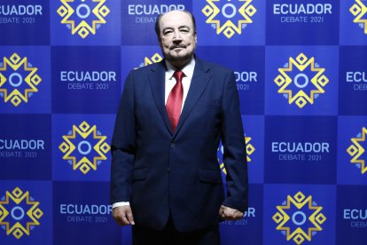 El candidato por Democracia Sí Gustavo Larrea.