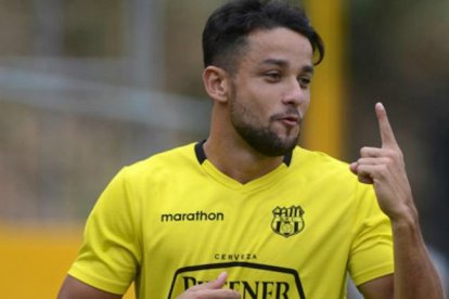 Gabriel Marques, de 32 años, seguirá una temporada más en Barcelona