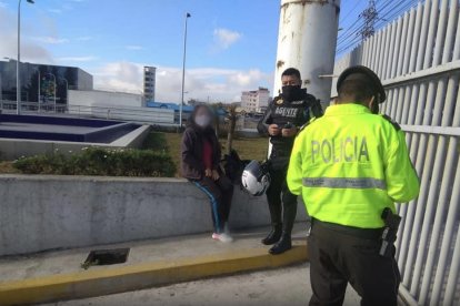 Mujer habría sido secuestrada por su expareja mientras iba a trabajar.