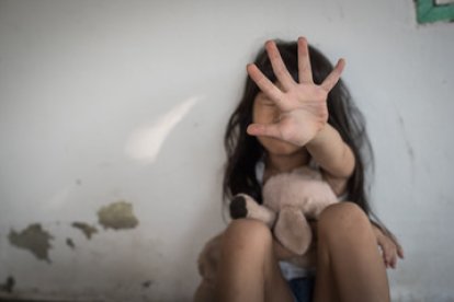 Niña, de 5 años, habría sido abusada sexualmente en el baño de un mercado, en Babahoyo