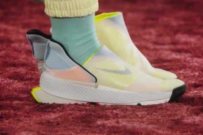 Las zapatillas de Nike pueden ponerse sin usar las manos.