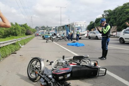 El conductor transitaba por la Perimetral cuando ocurrió el siniestro.