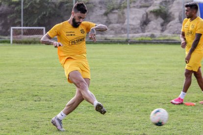 Gonzalo Mastriani, el delantero goleador del Ídolo del Astillero.