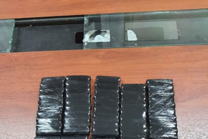 La droga empaquetada que le encontraron a un sujeto en la ciudadela Alborada.