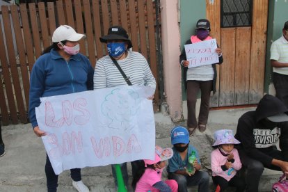 Moradores de seis barrios se organizaron para impedir la construcción de un cenizario en las faldas del volcán Pichincha.