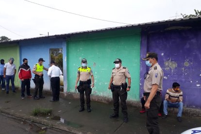 Agentes estuvieron en recintos electorales donde estaban empadronados ciudadanos requeridos por la ley.