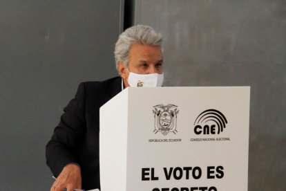En la imagen, el presidente ecuatoriano, Lenín Moreno, quien también pidió a los candidatos que muestren "su vocación democrática y su máximo cuidado de la paz social".