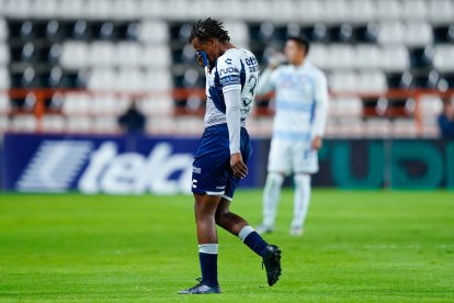 Romario Ibarra estaría un mes fuera de las canchas, debido a una fractura de clavícula.