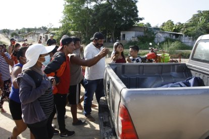Vecinos de Maribel se santiguaron cuando sacaron el cuerpo.