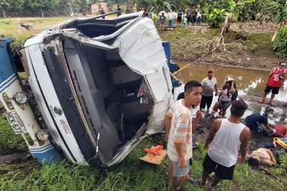 Los lesionados fueron llevados al hospital básico de Naranjito.