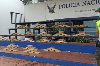 Hombres fueron detenidos cuando intentaban transportar droga en un auto.