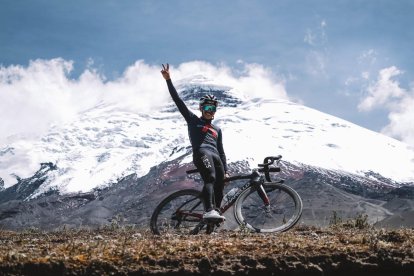 Richard Carapaz entrenó en la ruta al Volcán Cotopaxi.