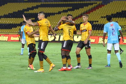 Barcelona igualó (1-1) ante 9 de Octubre, en el duelo amistoso de la Noche Amarilla 2021.