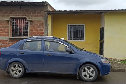 En esta casa fue asesinado Carlos Calderón. Se encontraba en la sala cuando llegaron los asesinos.