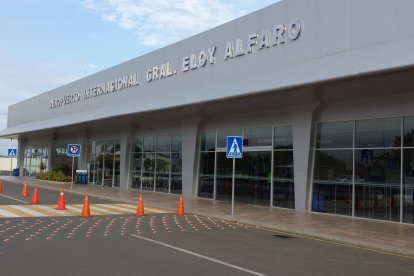Así luce el frente de la terminal del aeródromo, que fue reconstruido en su totalidad.