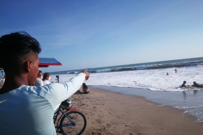 Marlon Silva mostró el sitio donde se suscitó el percance que lo convirtió en héroe.