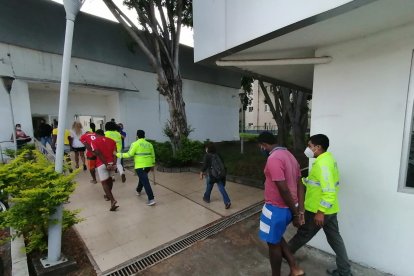 Los sospechosos fueron trasladados a las instalaciones de la Policía Judicial.