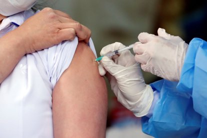 La vacunación comenzó a acelerar el paso en América Latina.