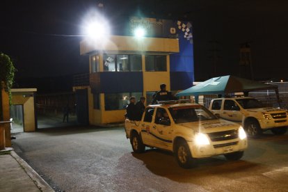 Las investigaciones se extendieron hasta horas de la noche.