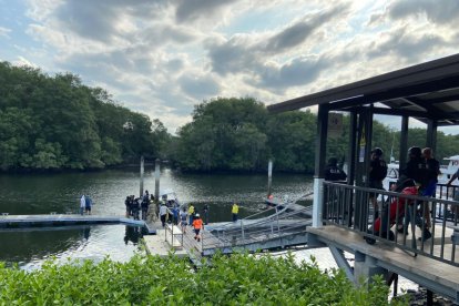 A este lugar llegaron las víctimas, quienes fueron llevadas a diferentes centros médicos del Puerto Principal.