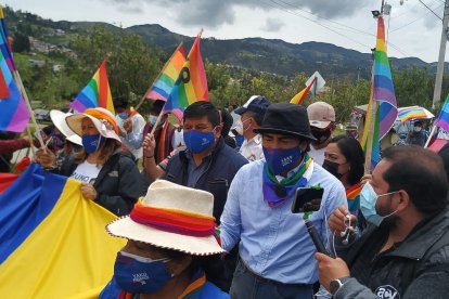 Una parte de los paquetes con actas con supuestas inconsistencias que entregó hoy, 20 de febrero de 2021, el movimiento Pachakutik al Consejo Nacional Electoral.