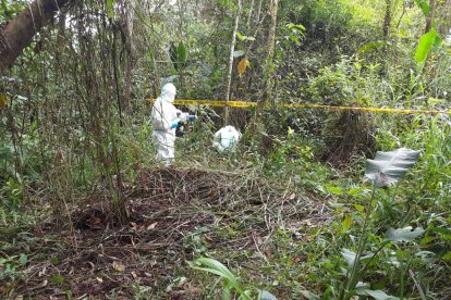 Enterrada en un lote baldío fue hallada Yury Jaramillo.