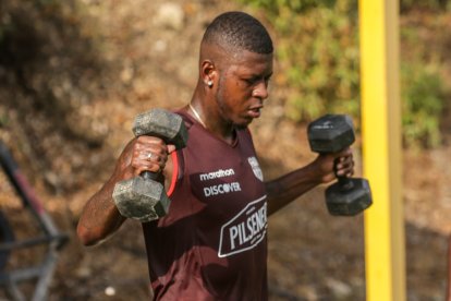 Gabriel Cortez tenía 20 minutos de haber entrado a la cancha cuando marcó el primero de Barcelona.