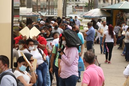 Referencial. Las autoridades piden que la ciudadanía respete las medidas de bioseguridad.