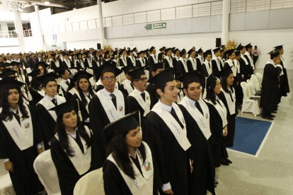 Referencial. Los actos de graduación podrán realizarse en lugares externos a los planteles educativos.