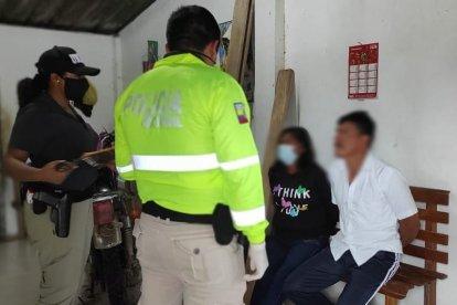 Una pareja solía cometer trata de personas con una menor de edad. La  víctima está asustada porque habría sido amenazada.