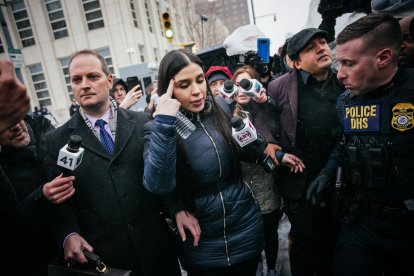 Brooklyn (United States), 12/02/2019.- (FILE) - Emma Coronel Aispuro, durante el juicio de su esposo, en febrero de 2019.