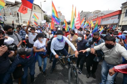 Pachakutik empezó una movilización para pedirle al CNE el recuento de votos.