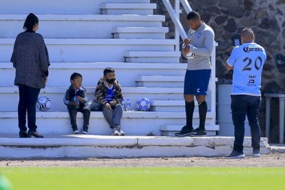 Antonio Valencia cumplió el sueño del pequeño Kevin Cruz.