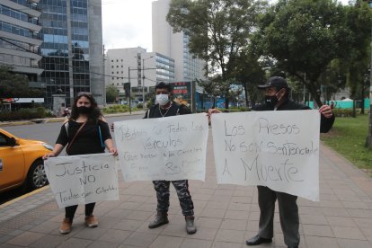 Los familiares pidieron que se garantice la seguridad de los privados de libertad.