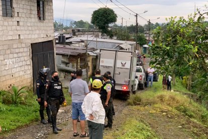 El presunto femicidio y suicidio ocurrió en Santo Domingo.